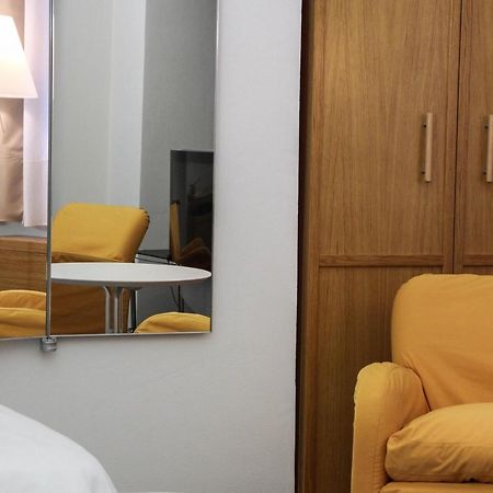 Hotel Cavour Et Des Officiers بارد المظهر الخارجي الصورة