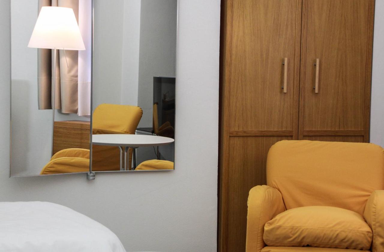 Hotel Cavour Et Des Officiers بارد المظهر الخارجي الصورة